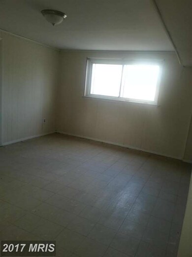 7014 Hastings Dr, Capitol Heights, MD 20743 - photo 3