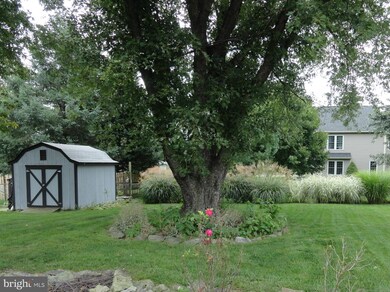 8211 Morning Dew Ln, Frederick, MD 21702 - photo 2