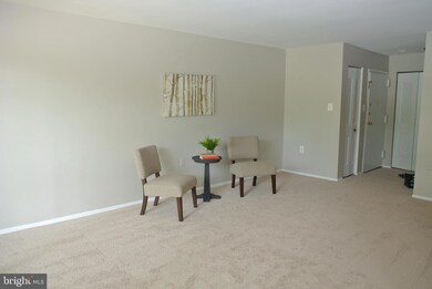 18609 Walkers Choice Rd unit 3, Montgomery Village, MD 20886 - photo 5