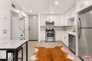 Hancock Plaza unit 107, Los Angeles, CA 90004 - photo 4