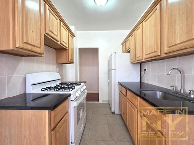 36-20 Parsons Blvd unit 3E, Flushing, NY 11354 - photo 2