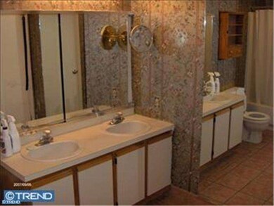 231 Jennifer Ct unit 1315, Levittown, PA 19057 - photo 5