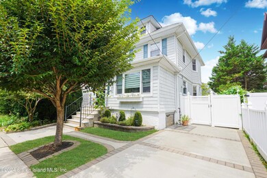 21 side house