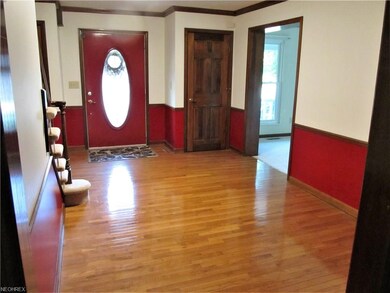 The Foyer measures approx 17x9. Double six panel d