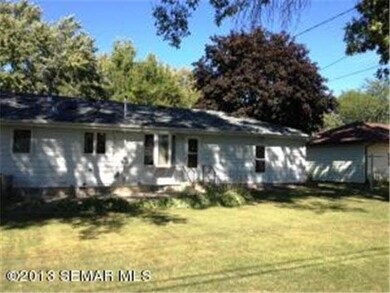 314 Glenn Rd, Albert Lea, MN 56007 - photo 2