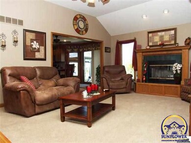7734 SW 28th St, Topeka, KS 66614 - photo 2