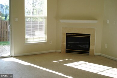 2366 Woodland Pond Ln, Herndon, VA 20171 - photo 6