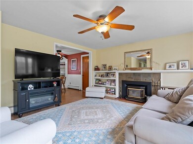 139 Underwood Ave, Warwick, RI 02888 - photo 5