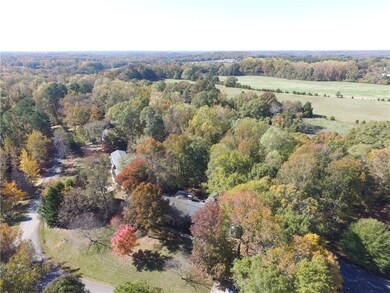 401 Cumberland Way, Anderson, SC 29621 - photo 4