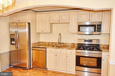 3727 Greenvale Rd, Baltimore, MD 21229 - photo 6