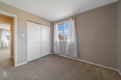 1224 Reading Ct, Wheaton, IL 60189 - photo 4