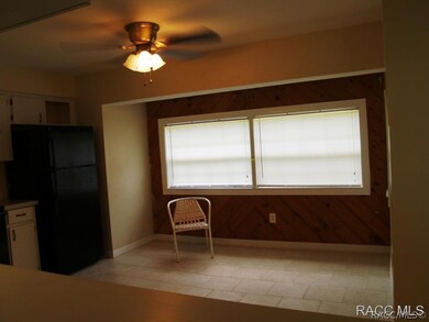 Eat-in area of kitchen.