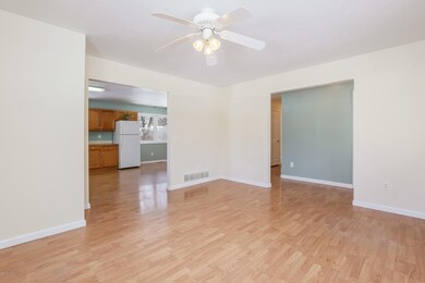 005-Living_Room-3834222-large