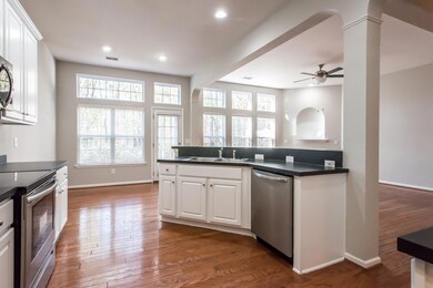 KITCHEN:LR