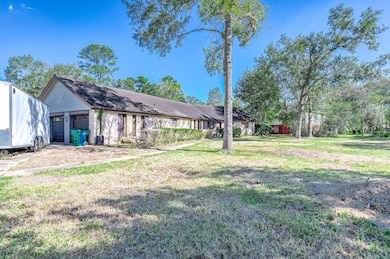 10 Kenny Ct, Alvin, TX 77511 - photo 4