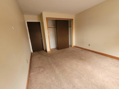 8 Lancelot Ct unit 14, Salem, NH 03079 - photo 2