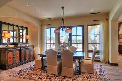 DINING ROOM - COURTYARD MODEL