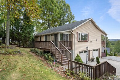 81 Chestnut Ln, Hendersonville, NC 28792 - photo 2