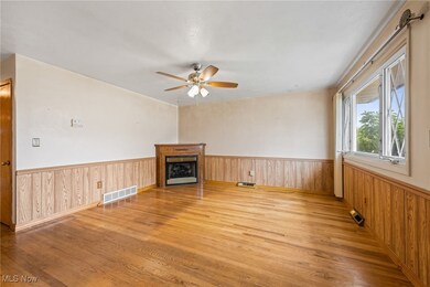 30844 Harrison Rd, Wickliffe, OH 44092 - photo 3