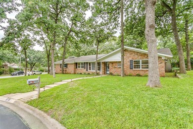 641 W Cheryl Ave, Hurst, TX 76053 - photo 4