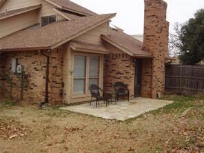 340 Mountain View Ct, Bedford, TX 76021 - photo 3