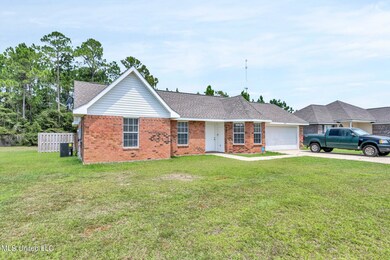 2-web-or-mls-2213 Paula Cir 2