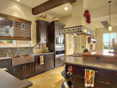 6811 Vianda Ct, Carlsbad, CA 92009 - photo 2