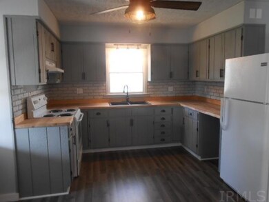 304 E Walnut St, Odon, IN 47562 - photo 7