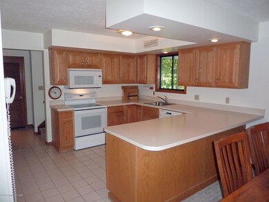 1164 Stonewall Dr, Pocono Pines, PA 18350 - photo 5