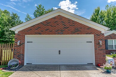 9108 Woodhold Ct, Louisville, KY 40291 - photo 6