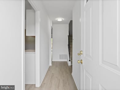 7505 Bosbury Ct, Manassas, VA 20111 - photo 2