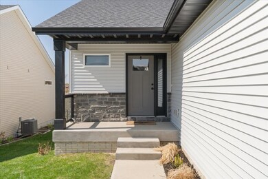 412 Dawson Dr, West Branch, IA 52358 - photo 7