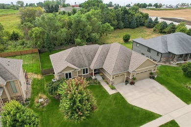 400 Indian Ridge Dr, Waukee, IA 50263 - photo 2