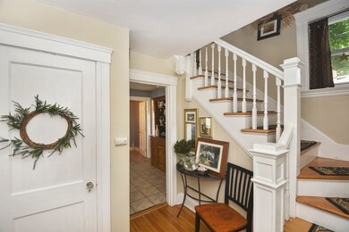 22 Loring St, Worcester, MA 01606 - photo 3