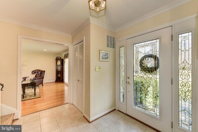8036 Cindy Ln, Bethesda, MD 20817 - photo 3