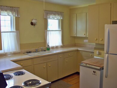 52 E Center St, Rutland, VT 05701 - photo 5