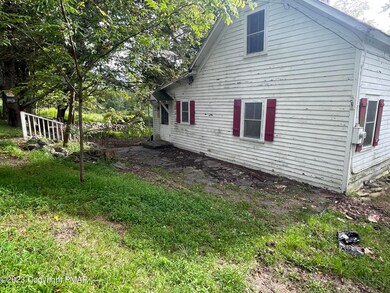1369 Mutton Hollow Rd, Stroudsburg, PA 18360 - photo 2