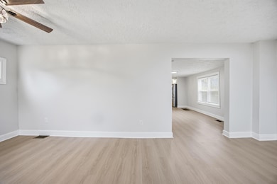 587 Kingston Rd, Lexington, KY 40505 - photo 3