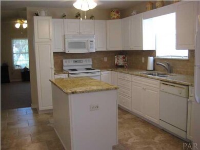 7828 Homestead Cir, Pensacola, FL 32526 - photo 4