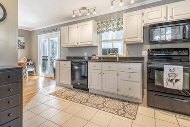 54 Chase St, Danvers, MA 01923 - photo 4