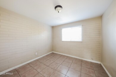 4627 N 47th Dr, Phoenix, AZ 85031 - photo 7