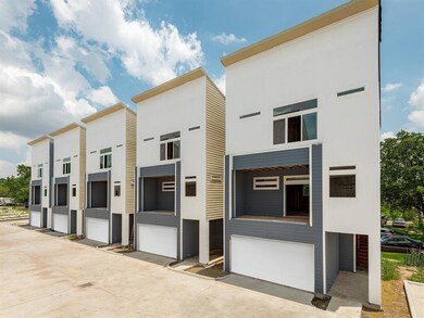 4714 Independence Heights Ln, Houston, TX 77018 - photo 2