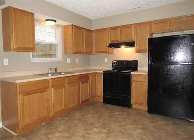 1050 Ross Ct, Franklin, IN 46131 - photo 3