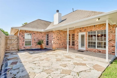 2514 Thunderbird Dr, Orange, TX 77630 - photo 2