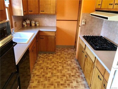 2932 Krueger Rd, North Tonawanda, NY 14120 - photo 4