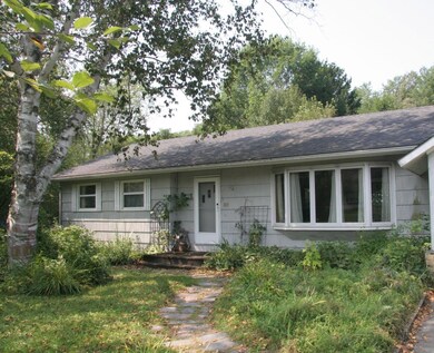 307 Gilman Ave, Saint Johnsbury, VT 05819 - photo 2