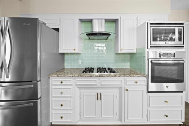 212 Samuel Dr, Tyler, TX 75701 - photo 3