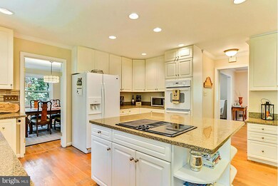 7744 Bridle Path Ln, McLean, VA 22102 - photo 4