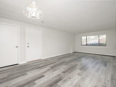 7 Hallmark Gardens unit 4, Burlington, MA 01803 - photo 6