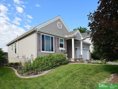 805 Stony Point Dr, Papillion, NE 68046 - photo 3